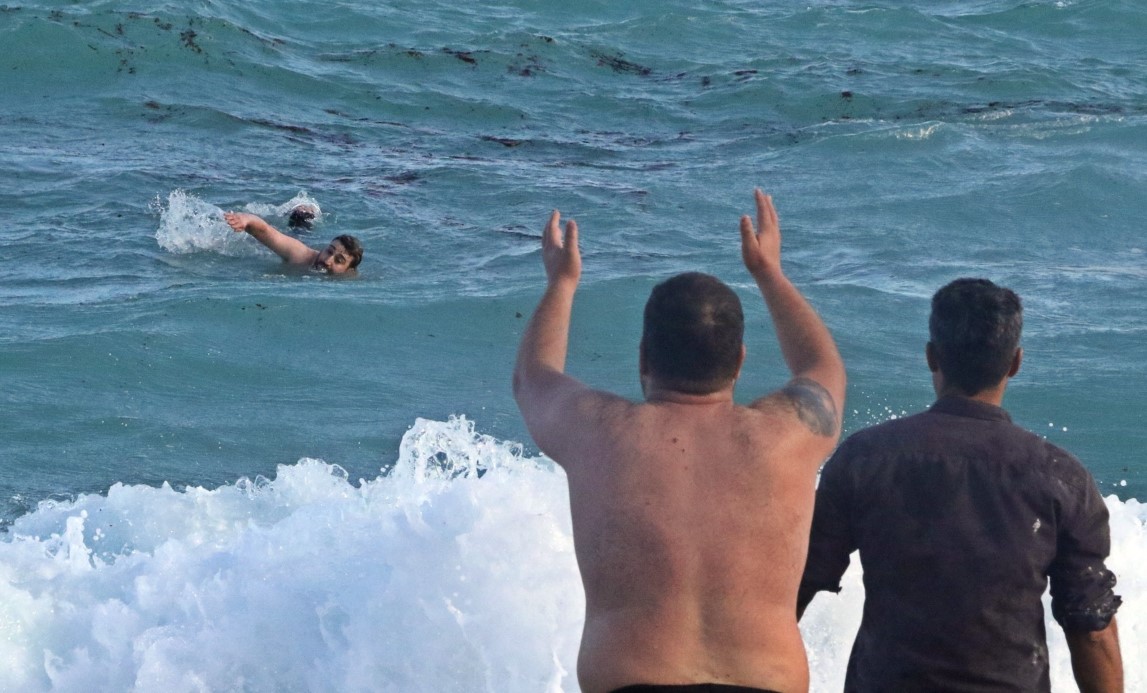 Dünyaca ünlü sahilde can pazarı: 2 kardeş kurtuldu, kuzen hayatını kaybetti