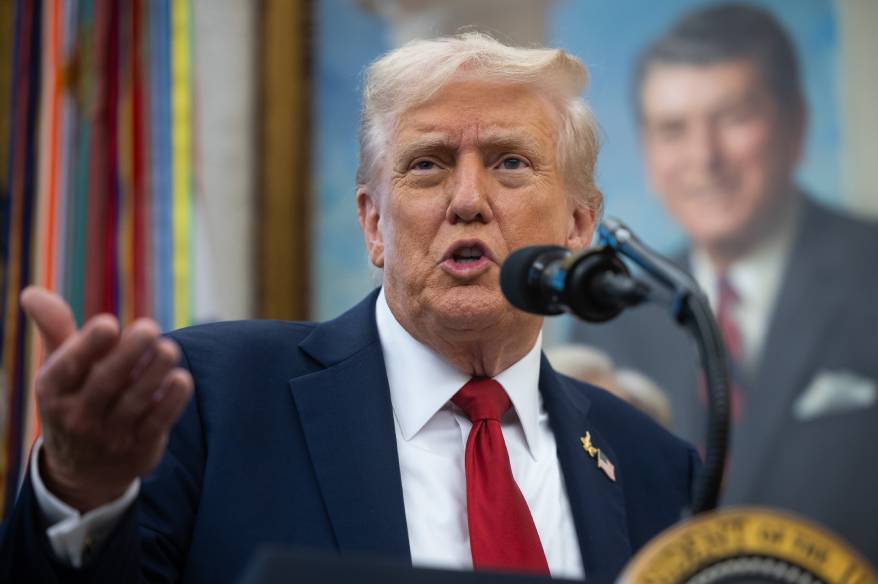 Trump: "İran’ın çok geç olmadan bir anlaşma yapmasının zamanı geldi"