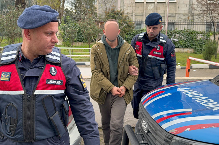 Define ararken yakalandı, hırsızlıktan gözaltına alındı