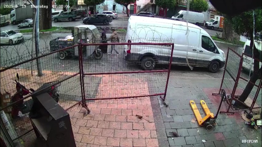 3 kadının telefonunu yankesicilik yöntemiyle çaldı, ifadesi şaşkına çevirdi: 