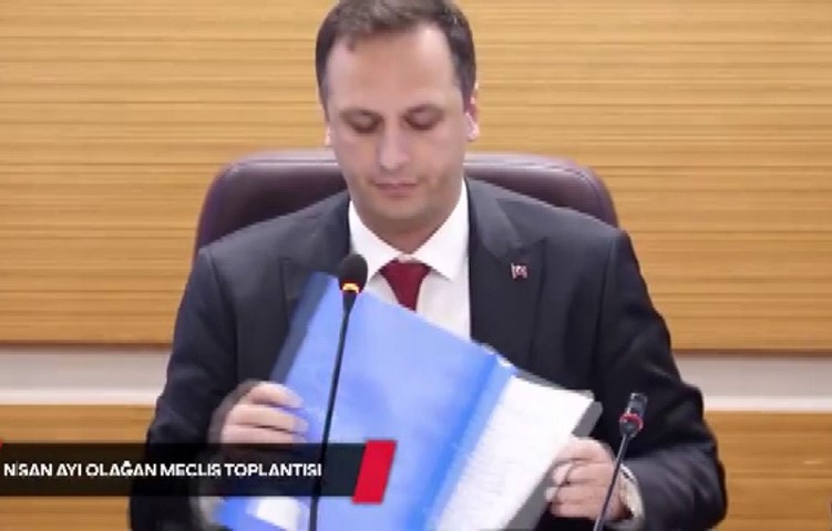 Bornova Belediye Meclisi’nde ’sevgili kontenjanı’ gerginliği