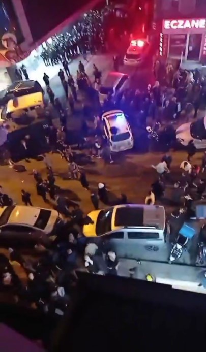 Esenyurt’ta hamile kadın doğum esnasında hayatını kaybetti, yakınları hastaneyi bastı