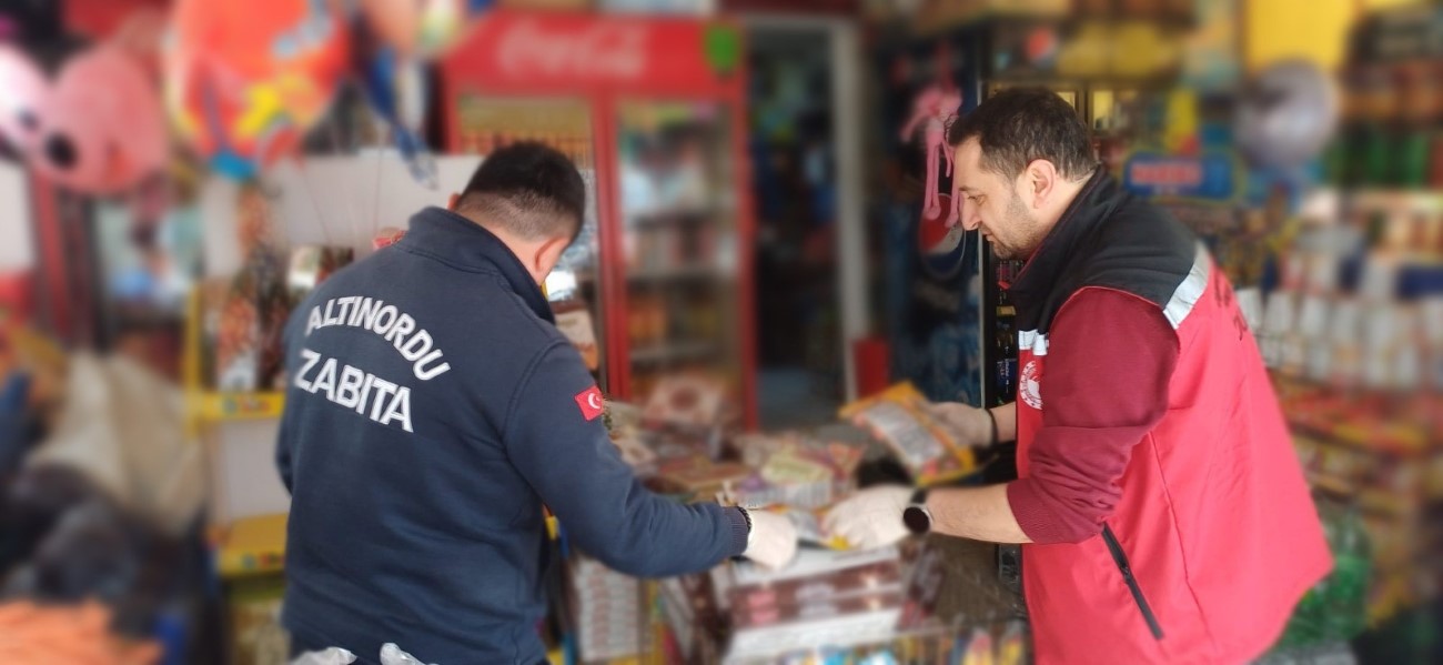 CİMER şikayeti sonrası zabıta baskını: Markette 4 kamyonet dolusu ürüne el konuldu