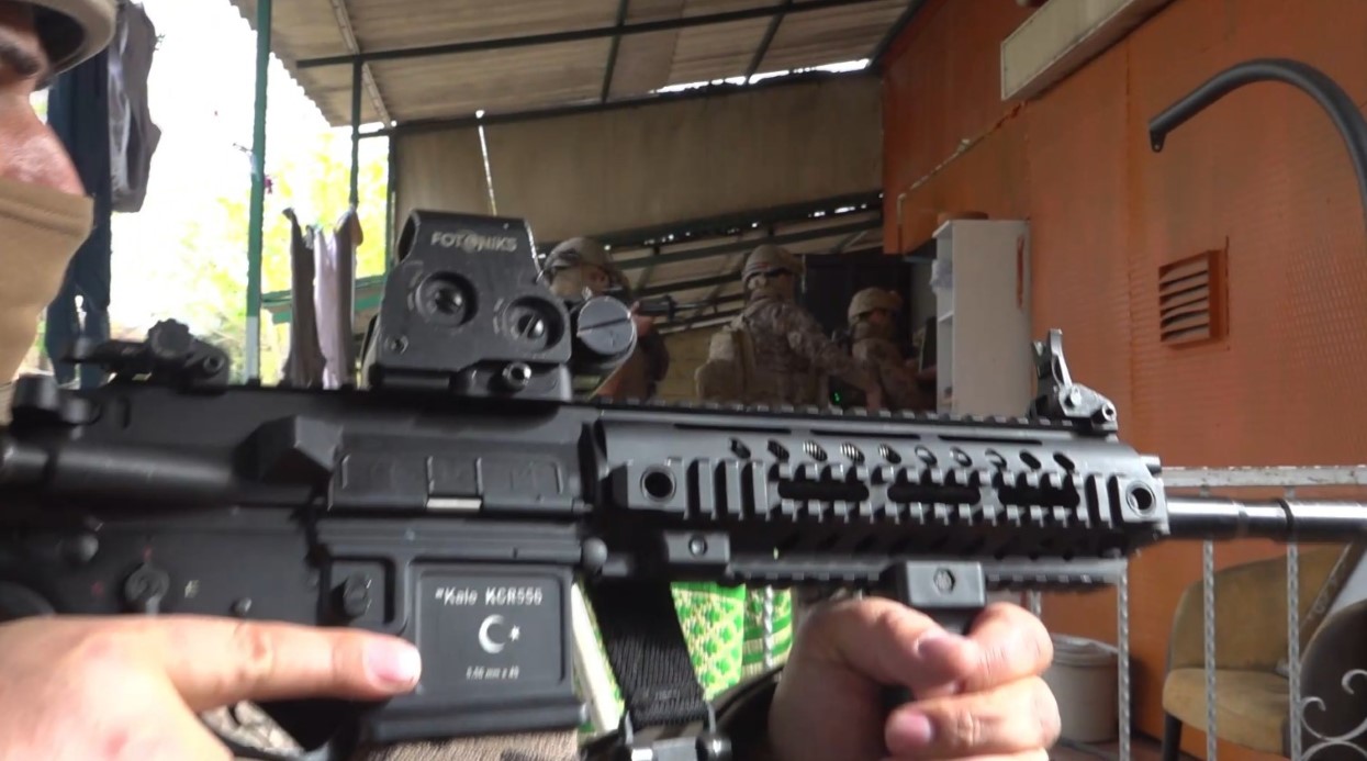 İl emniyet müdürünün yönettiği operasyonda çok miktarda uyuşturucu madde ele geçirildi