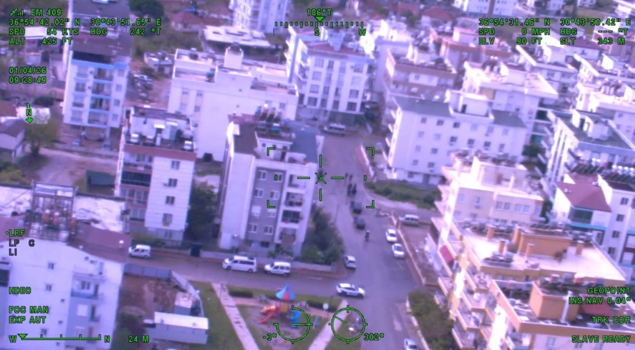 İl emniyet müdürünün yönettiği operasyonda çok miktarda uyuşturucu madde ele geçirildi