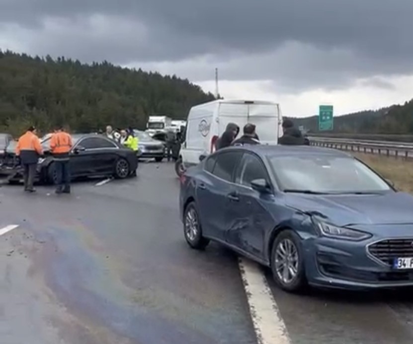 Bolu’da TEM Otoyolu’nda 10 araçlı zincirleme kaza: 6 yaralı