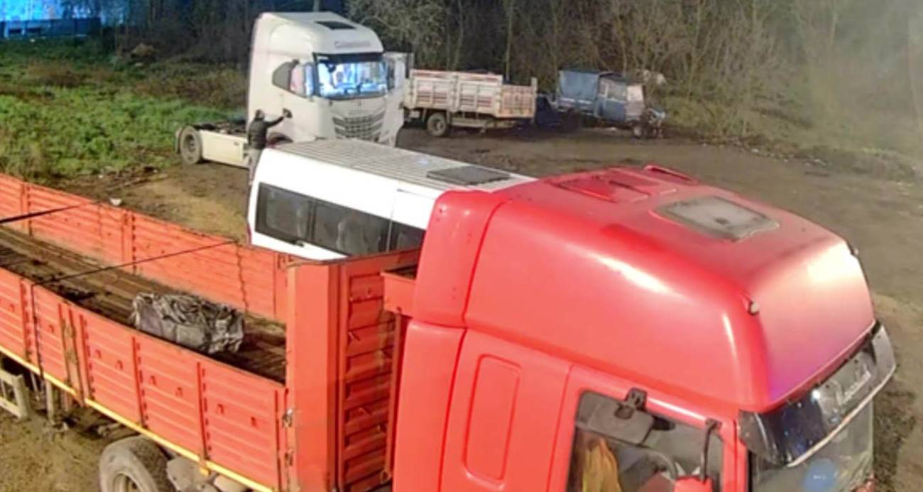 Esenyurt'ta bir şahıs sokak ortasında iki kadını darp etti