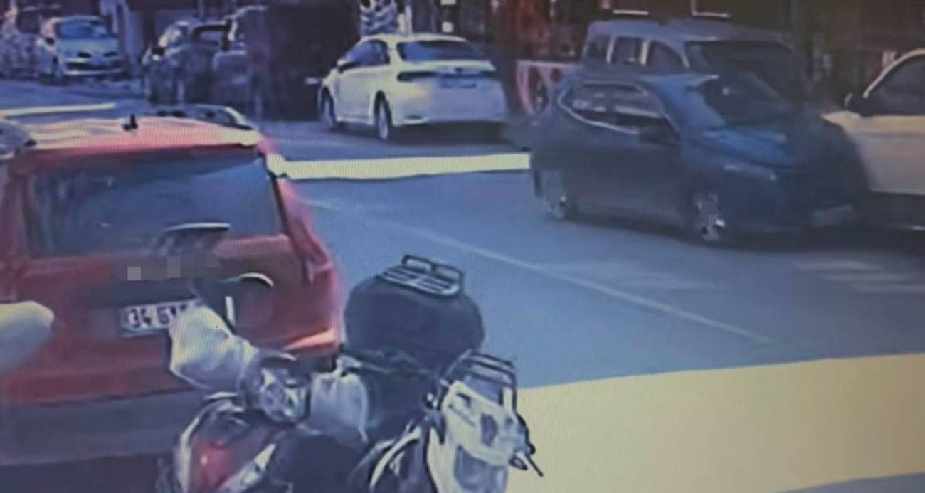 Otomobil park halindeki araca çarpıp takla attı
