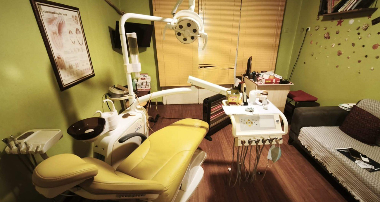 Zeytinburnu’nda beton dökme çalışması sırasında yan binanın duvarı çöktü