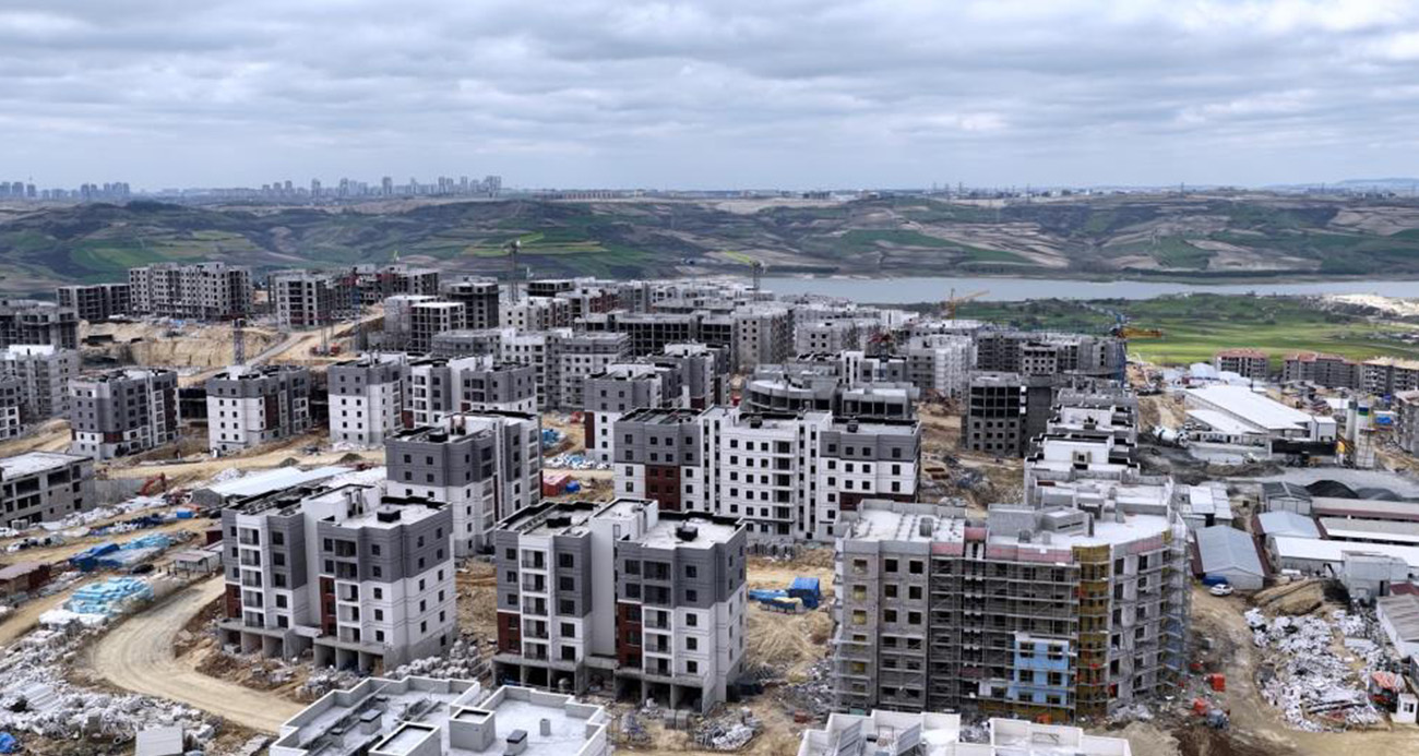 Bakan Kurum, Sazlıbosna’daki ‘İlk Evim’ Projesi’ konutlarını paylaştı