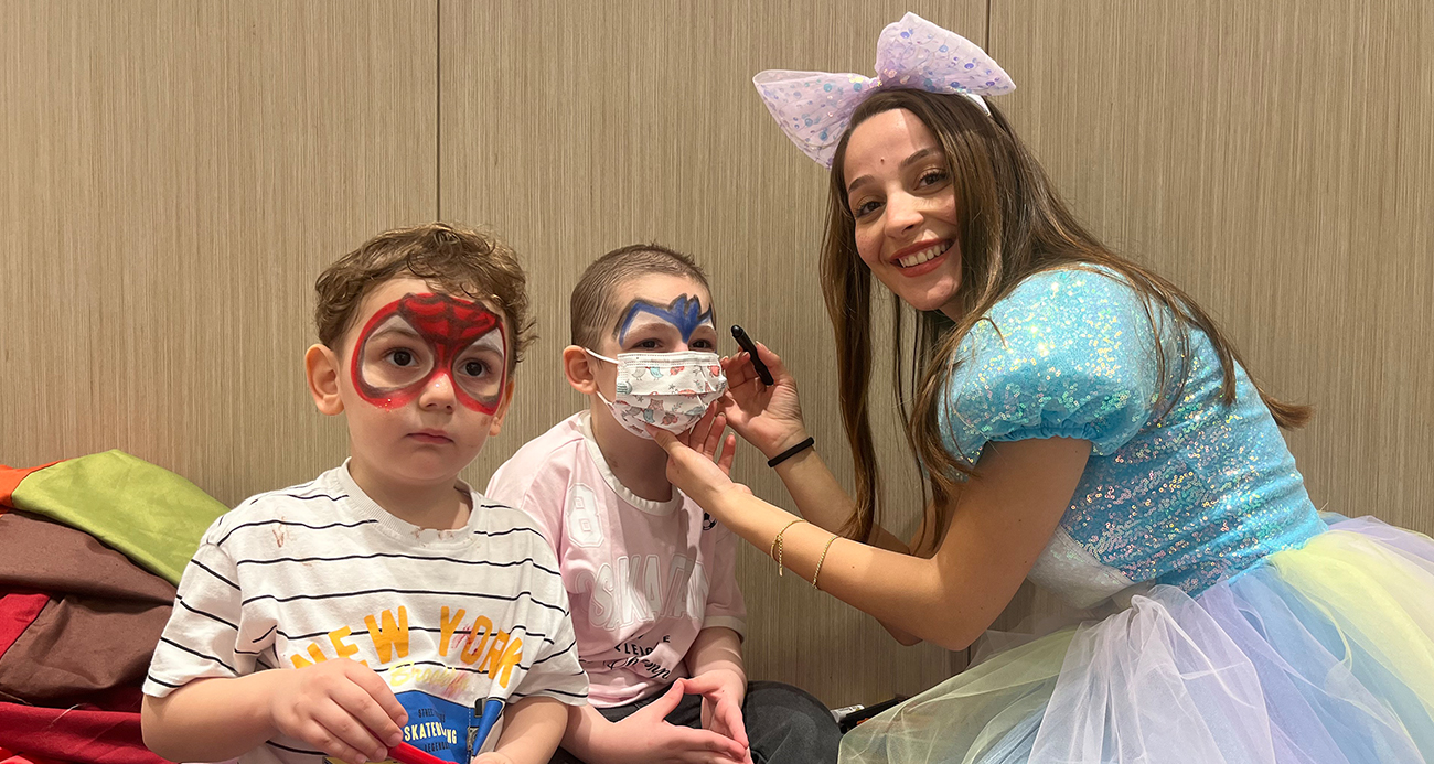 Bebeklikte kansere yakalanan minik kahramanların umut veren zaferi