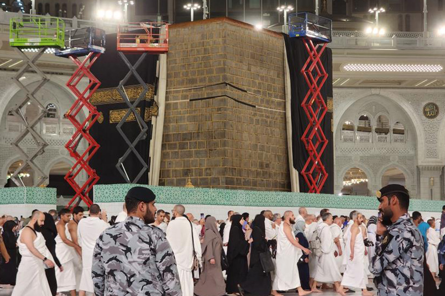 Kabe-i Muazzama duvarları bakıma alındı