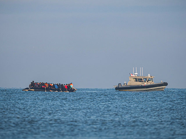 Manş Denizi'nde göçmen faciası: 4 ölü