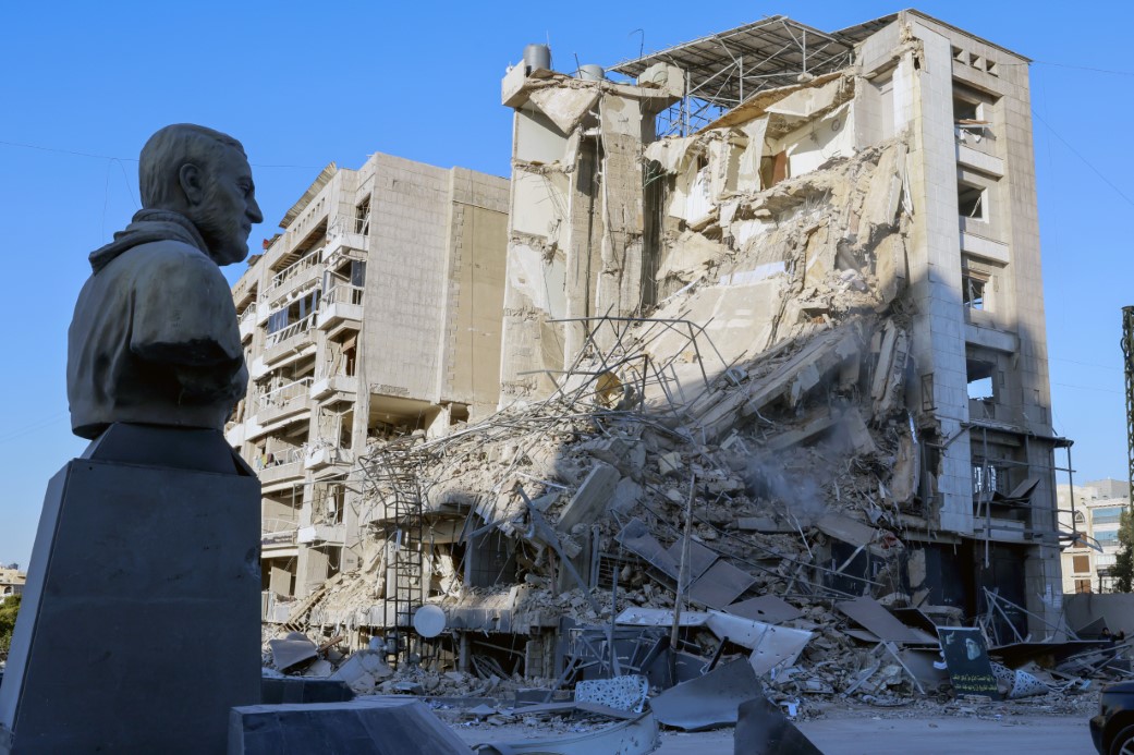 İsrail’den Lübnan’da idari binaya hava saldırısı: 13 ölü