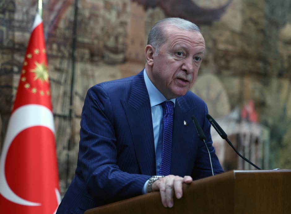 Cumhurbaşkanı Recep Tayyip Erdoğan, Uluslararası Asya Siyasi Partiler Konferansı (ICAPP) Kadın Kolu 9. Toplantısı için İstanbul’a gelen katılımcıları, kabul etti. Erdoğan, "Hitler’in Yahudilere yönelik canavarca politikalarıyla, İsrail parlamentosunun büyük bir zafer edasıyla aldığı karar arasında özü itibariyle bir fark var mıdır?"
