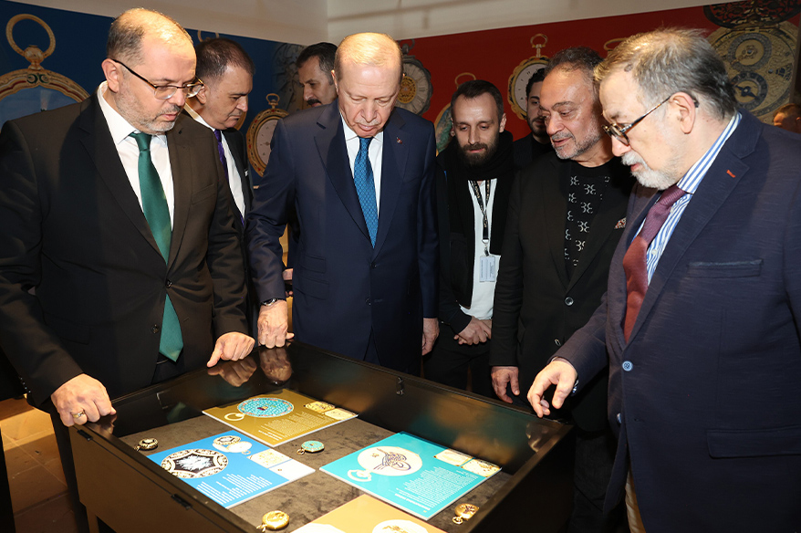 Cumhurbaşkanı Erdoğan, ‘Muhteşem Cep Saatleri Koleksiyonu’ sergisini gezdi
