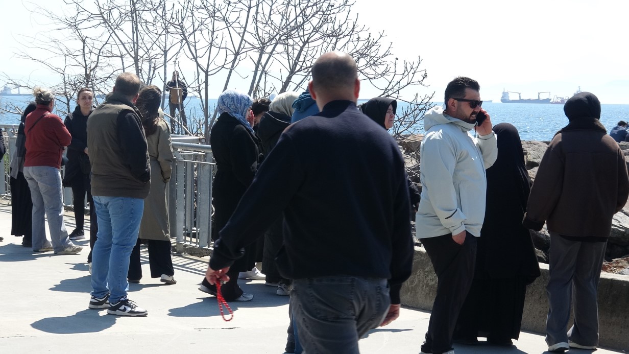 Kartal’da kaybolan balıkçı 15 gündür aranıyor: Aile ve arkadaşları denize açıldı