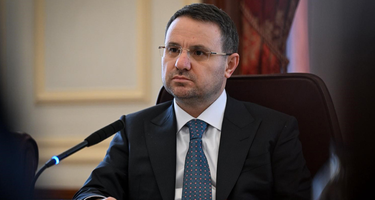 Adalet Bakanı Akın Gürlek, FETÖ ile mücadelenin artık sadece Türkiye sınırları içinde değil, uluslararası boyutta sürdürüldüğünü belirterek, "119 ülkede 2 bin 707 FETÖ terör örgütü mensubunun peşindeyiz" dedi.