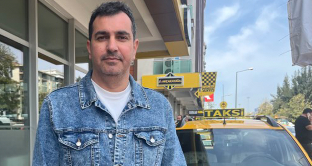 Yaşlı kadın evinin yolunu kaybetti, yardımsever taksici ailesine kavuşturdu