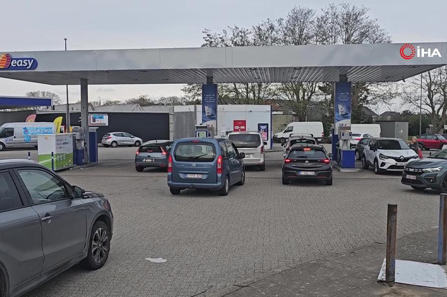 Belçika'da ABD-İran gerilimi nedeniyle akaryakıta yeni zam: İstasyonlarda kuyruk oluştu