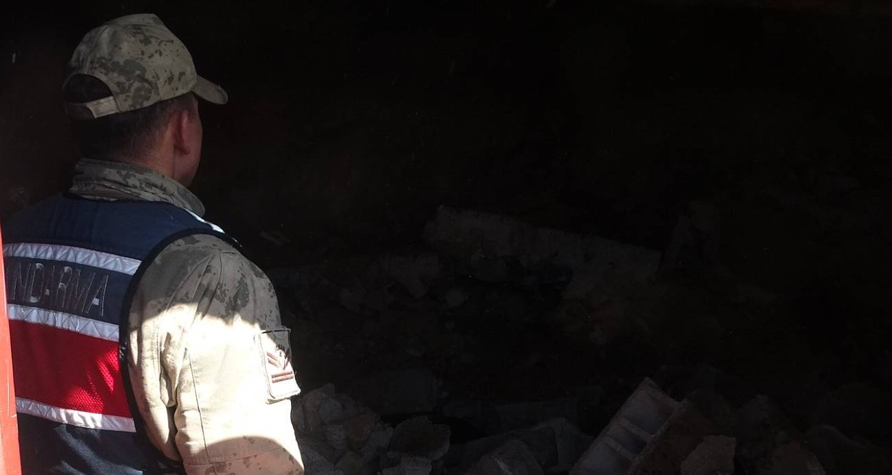 Kilis’te heyelan nedeniyle duvarı çöken ahırdaki 40 küçükbaş hayvan telef oldu.