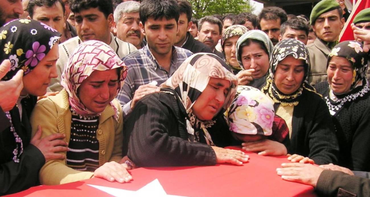 Adana’da şehit annesinin dramı: "Can verdim, evimde oturamıyorum"