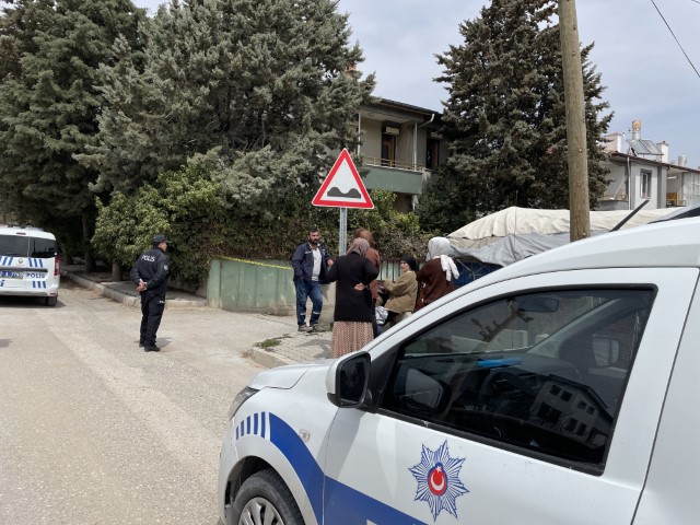 Konya’da 2 binada oluşan çatlaklar sonrası vatandaşlar tahliye edildi