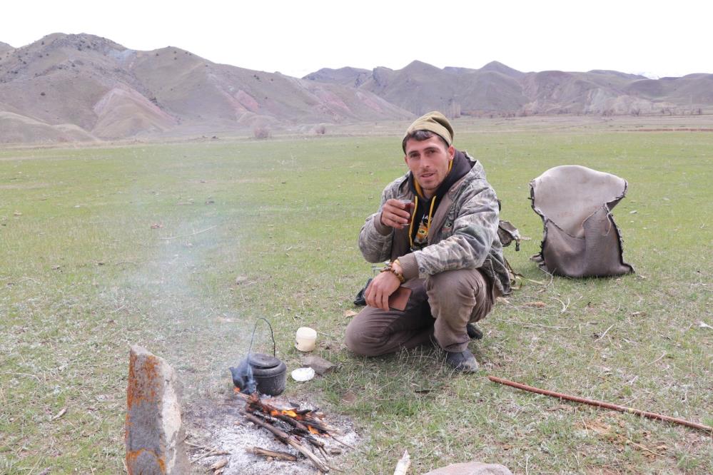 Saksağandan etkilendi, çobanlığı dijitalleştirdi, artık koyun sürüsünü dronle yönetiyor