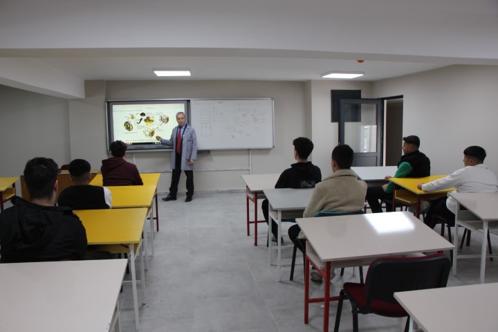 45 yaşında polislikten ayrılıp öğretmen oldu, emekliliğini 20 yıl uzattı