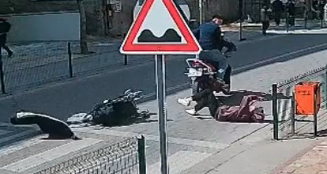 Çaycuma’da motosiklet yaya geçidinde anne ve çocuğuna çarptı: 2 yaralı