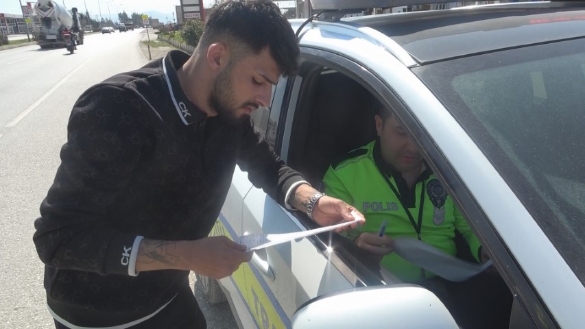 Dronlu denetimde kırmızı ışıkta geçtiği için ceza yiyen sürücü: 