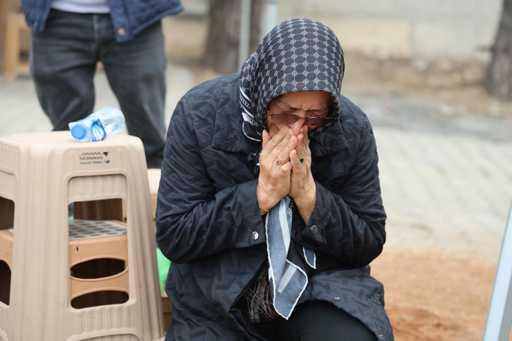 Saldırıda ölen çocukların mezarına duygulandıran not bırakıldı