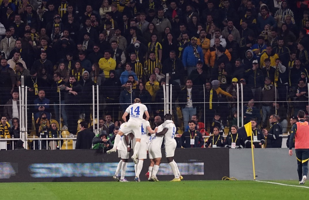 Fenerbahçe, evinde 5. kez puan kaybetti