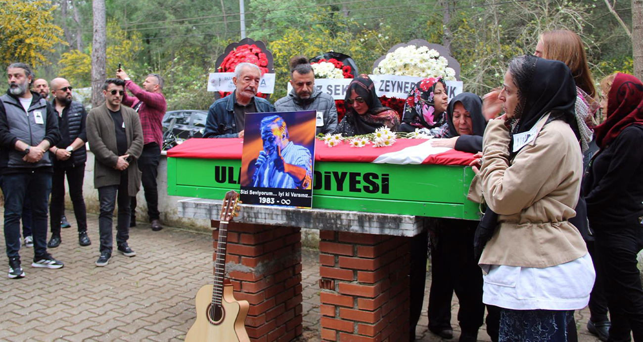 Muğla’nın Bodrum ilçesindeki evinde fenalaşarak kaldırıldığı hastanede hayatını kaybeden müzisyen Rıza Tamer Şişman, Ula ilçesi Akyaka Mahallesi’nde son yolculuğuna uğurlandı.
