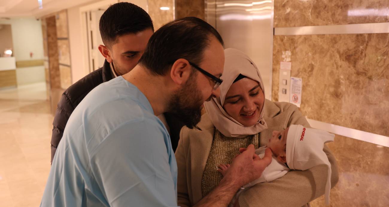 Diyarbakır’da yeni doğan bebek, atrezi teşhisiyle 79 günde geçirdiği 4 ağır ameliyatın ardından sağlığına kavuşarak ailesine teslim edildi.