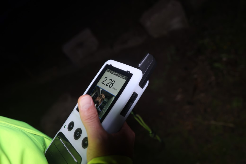 Kaza yaptıktan sonra çalıların arasına saklanan sürücü: 