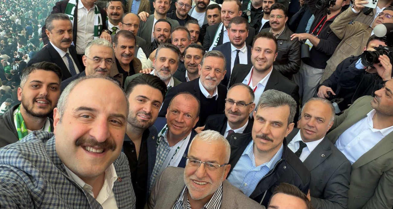 TBMM Komisyon Başkanı Mustafa Varank Varank, Bursa protokolüyle şampiyonluğu kutladı