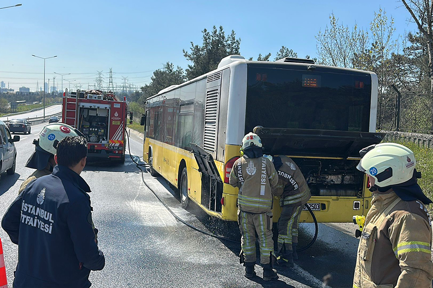 Eyüpsultan’da İETT otobüsünde korkutan yangın