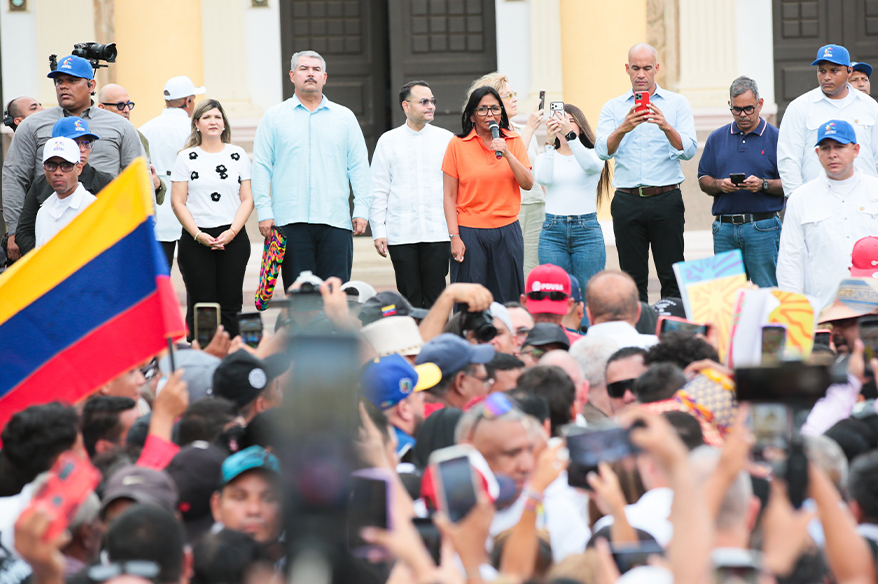 Venezuelalılar ABD yaptırımlarının kaldırılması için yürüyüş başlattı