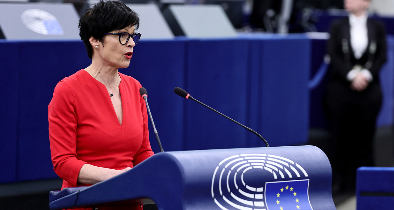 Avrupa Birliği (AB) Komisyonu'nun Genişlemeden Sorumlu Komiseri Marta Kos, Türkiye'nin ekonomik olarak Güney Amerika Ortak Pazarı’ndan (MERCOSUR) daha önemli olduğunu ifade ederek, "Türkiye'nin çok büyük ve güçlü bir ordusu var" dedi.