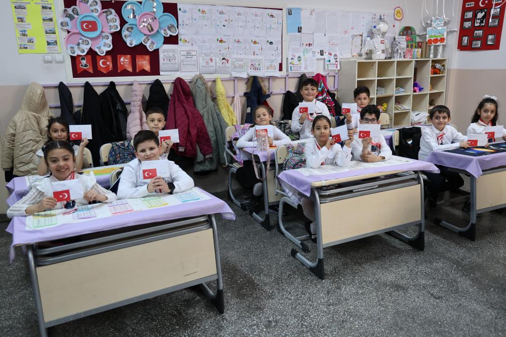 Minik eller yiğit yürekler için mektup yazdı, yiğitlerin cevabı gecikmedi