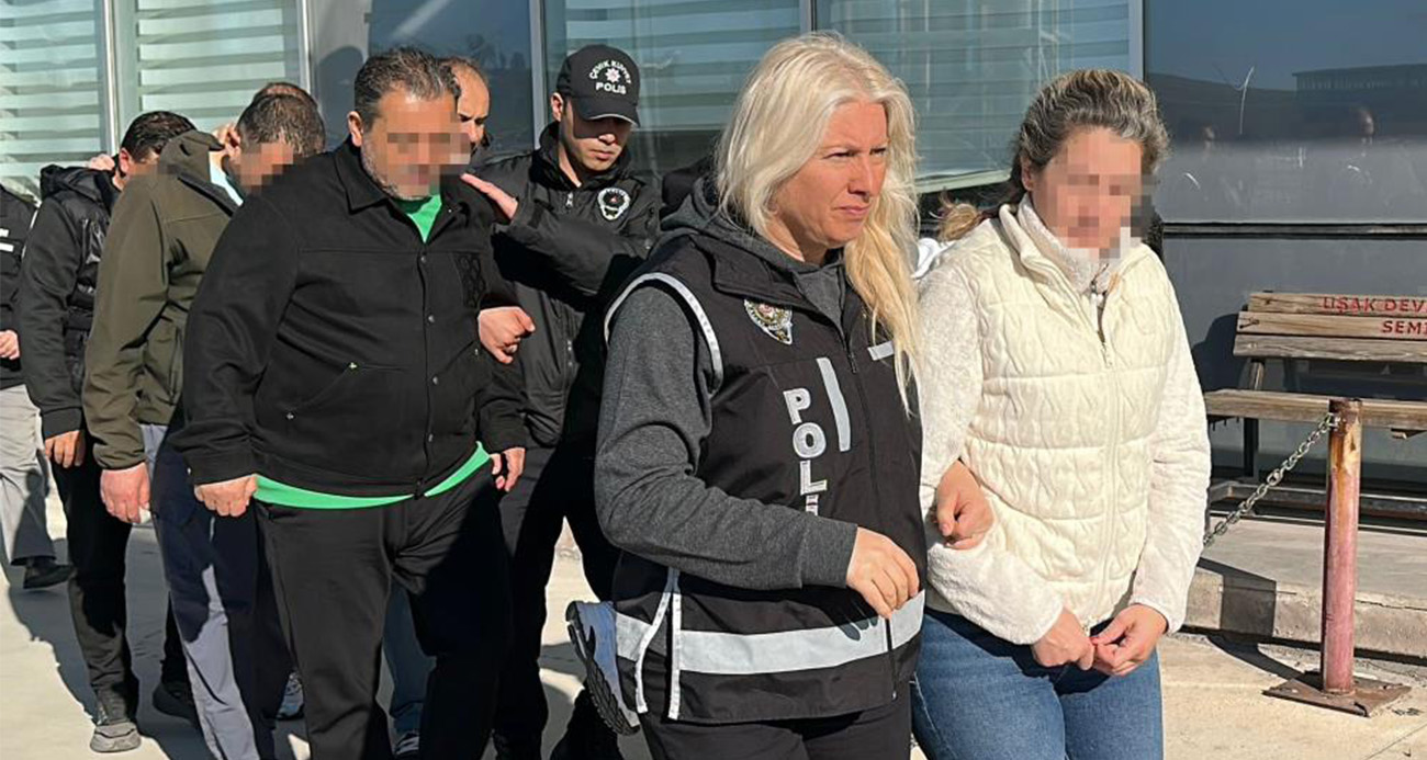  Eşme Belediyesi’ne yönelik ‘irtikap’ soruşturması kapsamında gözaltına alınan Belediye Başkanı Yılmaz Tozan ile 2 belediye personeli tutuklanırken, 2 şüpheli adli kontrol şartıyla serbest bırakıldı, 2 şüpheli ise savcılık ifadelerinin ardından serbest kaldı.