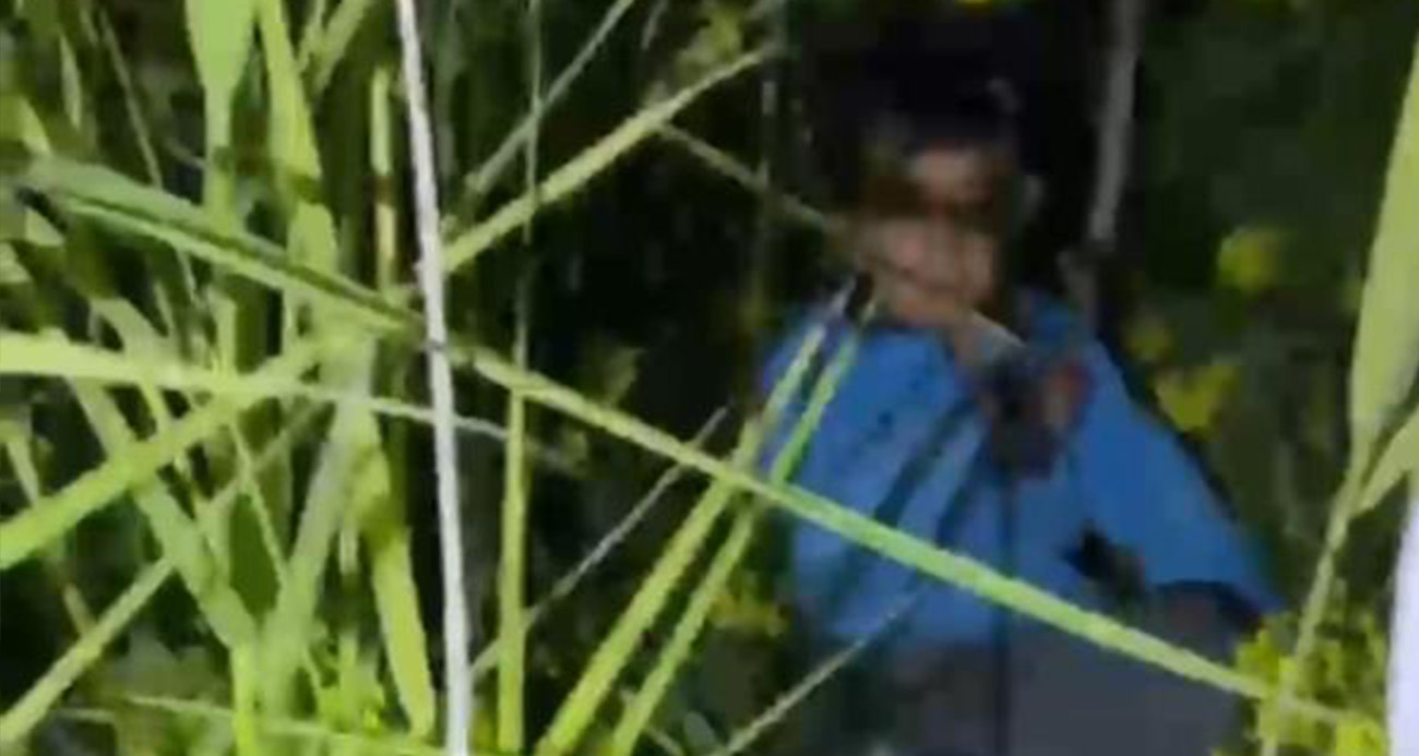 Şanlıurfa'nın Birecik ilçesinde kayalıklarda mahsur kalan 7 ve 8 yaşındaki 2 kardeş itfaiye ekipleri tarafından kurtarıldı.