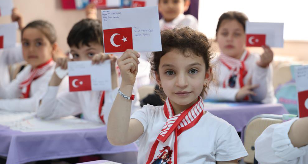 Minik eller yiğit yürekler için mektup yazdı, yiğitlerin cevabı gecikmedi