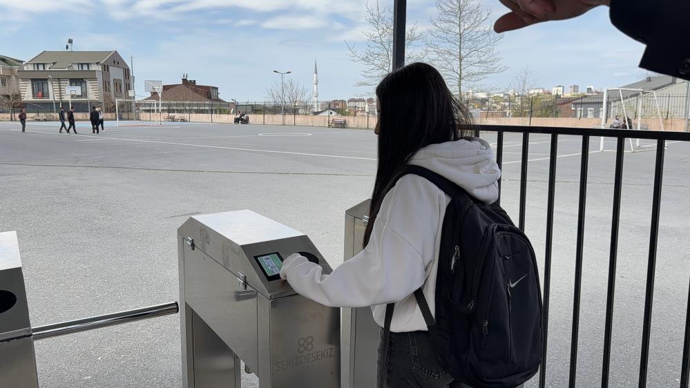Arnavutköy’de lisede 