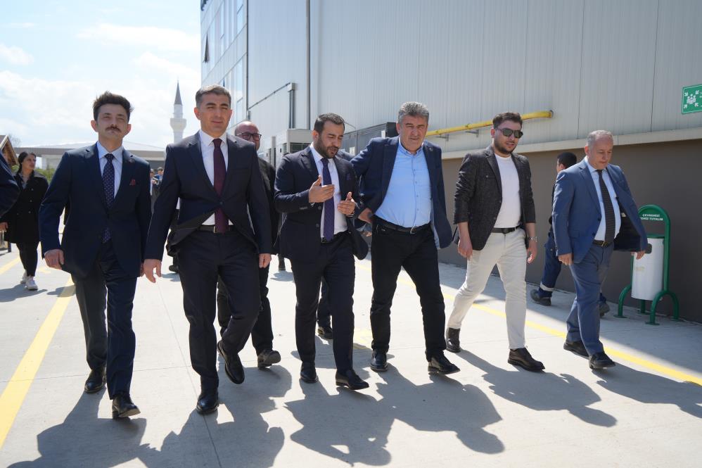 Kullanıp arıttıkları suda Japon balığı besliyorlar