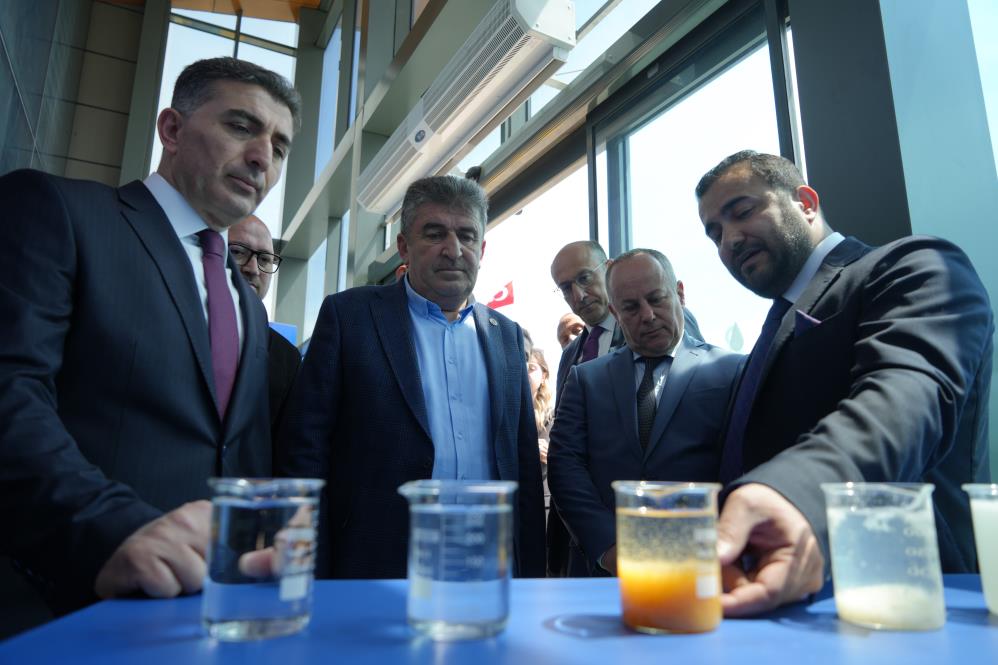 Kullanıp arıttıkları suda Japon balığı besliyorlar