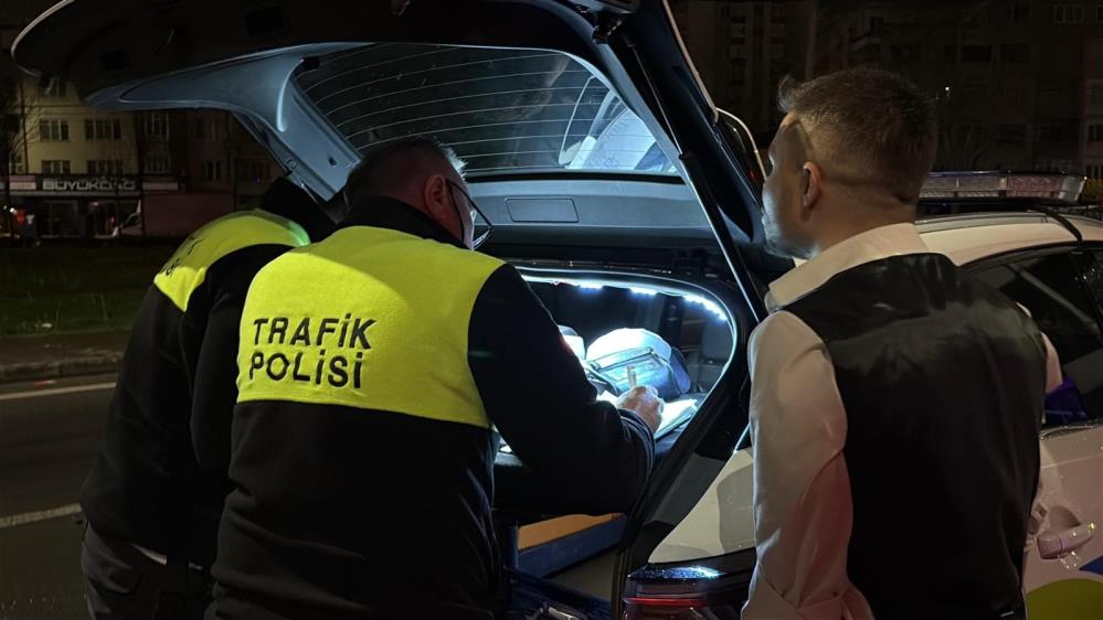 Ceza yiyen alkollü sürücü ekiplere önce ‘teşekkür’ etti, sonra zorluk çıkardı