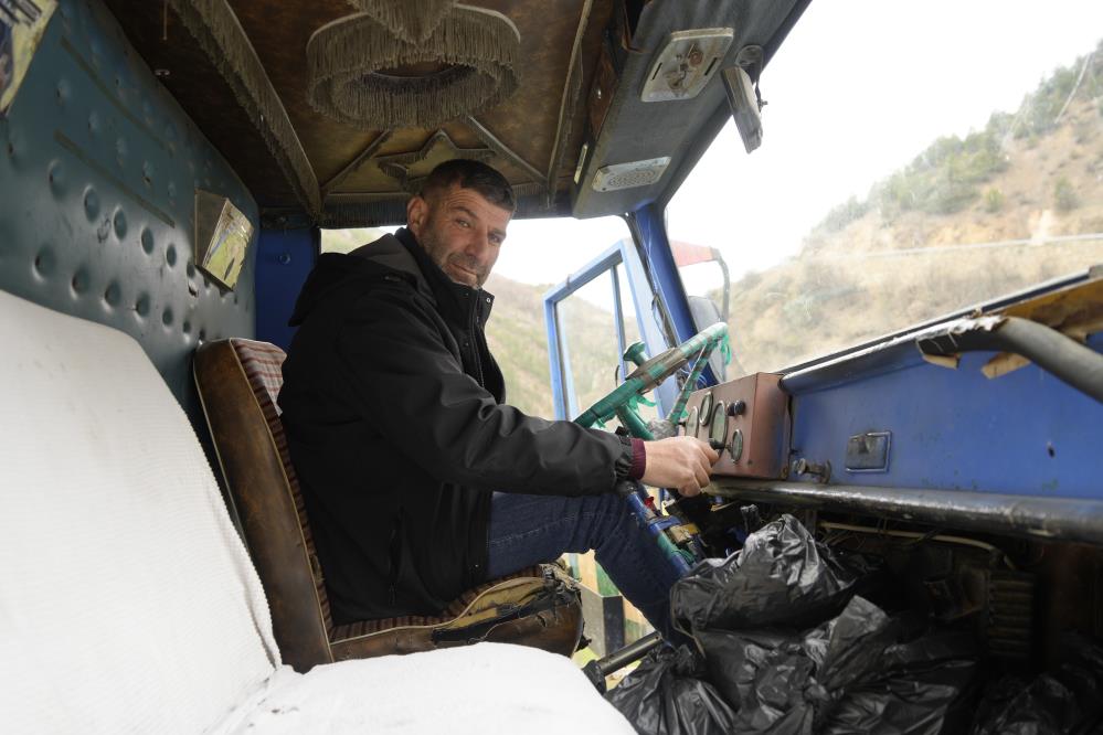 Evinin önünde odunluk olarak kullandığı kamyonu İstanbul’da ceza yedi