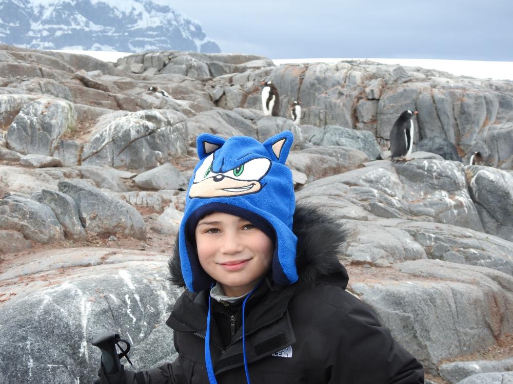 7 yaşındaki Pars, Güney Kutbu’nda Türk bayrağı açtı